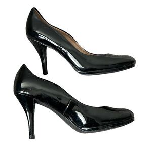 Tahari patent leather pump heel with small front platform size 8M